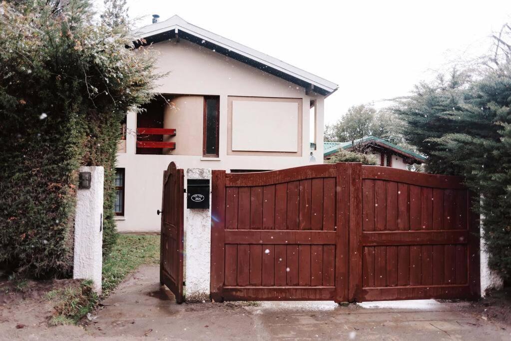 A1- Casa Completa Con Jardin Y Garage Сasa de vacaciones *